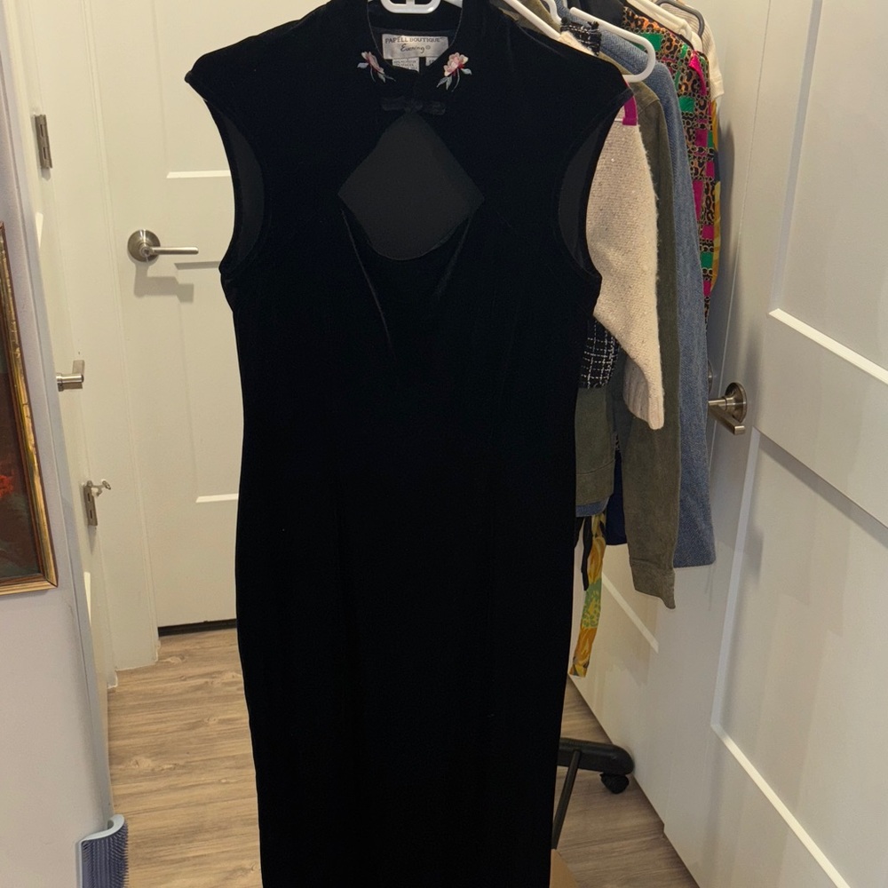Elegant Black Sleeveless Dress